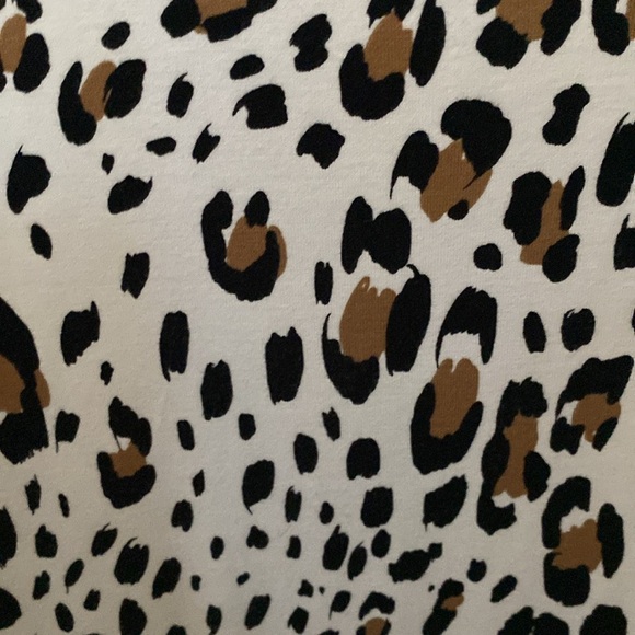 Chico leopard style long sleeve tee. Size 1 which is a Medium - Picture 4 of 4